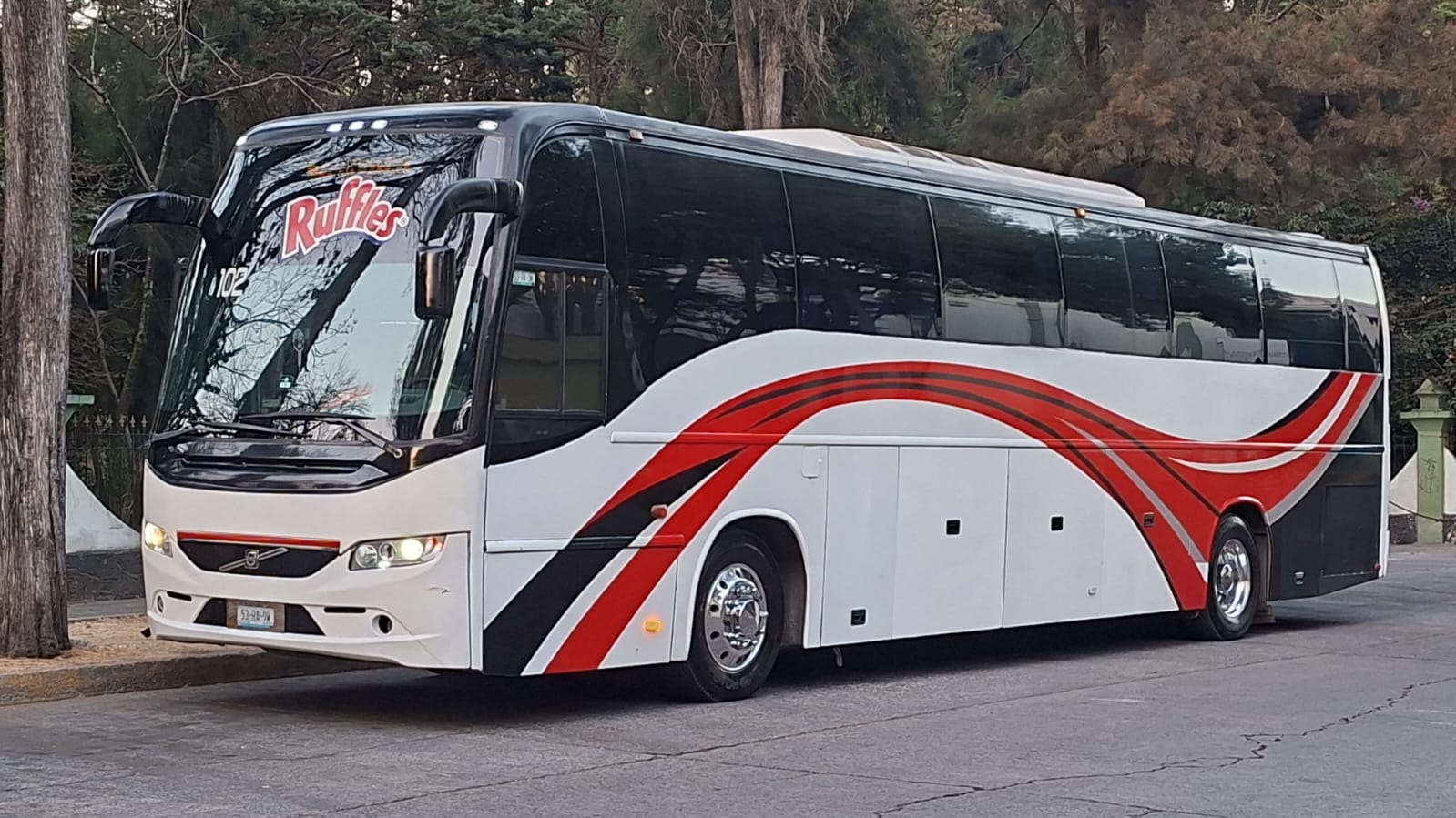 AUTOBUS VOLVO 48 PASAJEROS