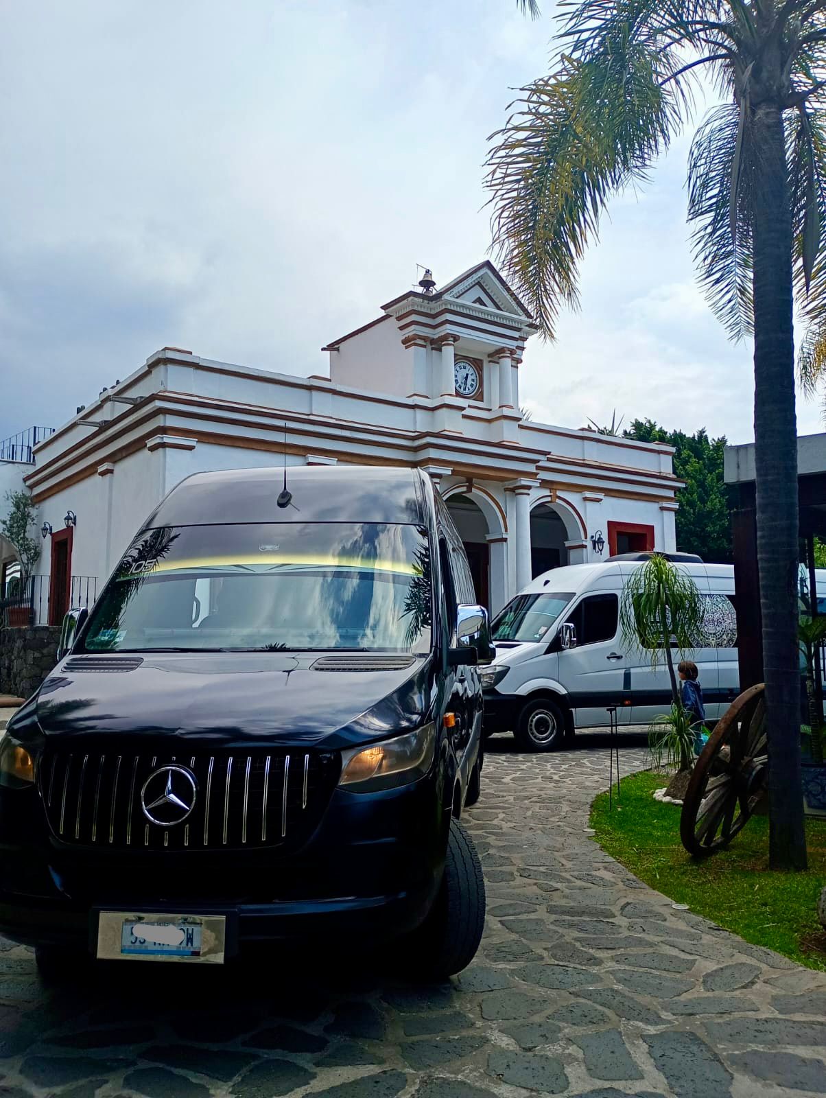 sprinter negra de 20 pasajeros