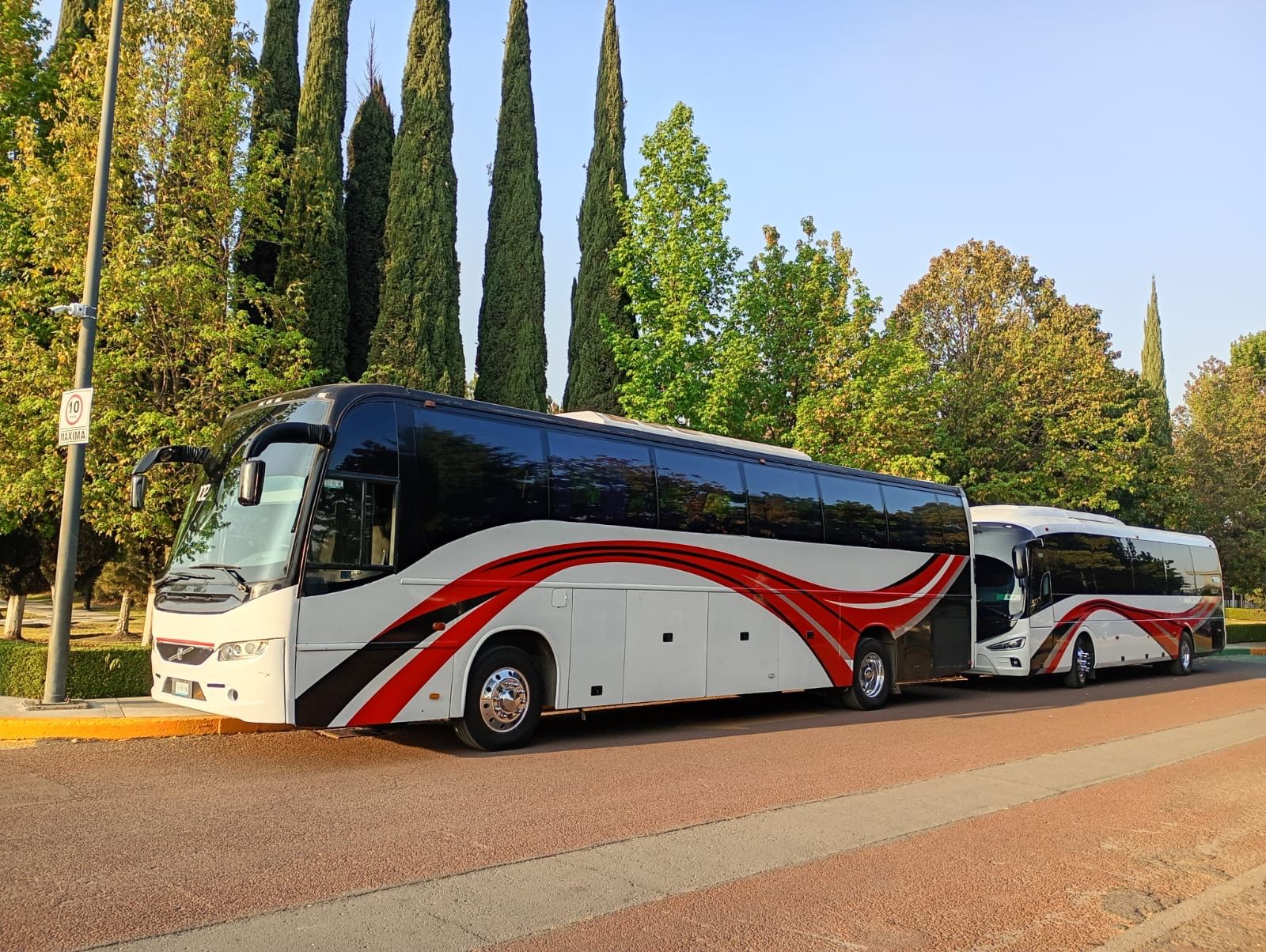 VOLVO 48 PASAJEROS