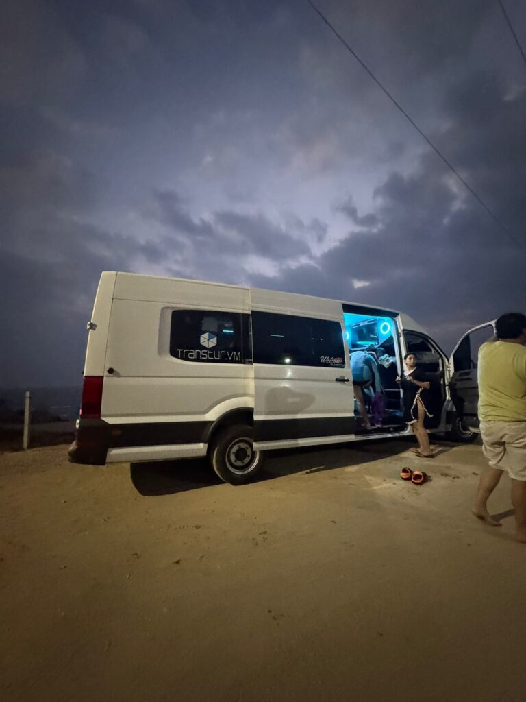 renta de crafter para 20 pasajeros con tv