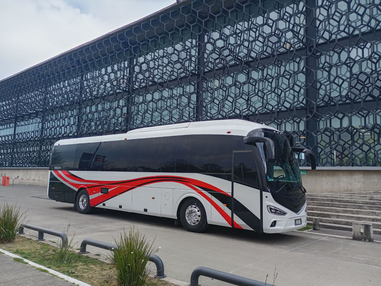 irizar bus 45 pasanger